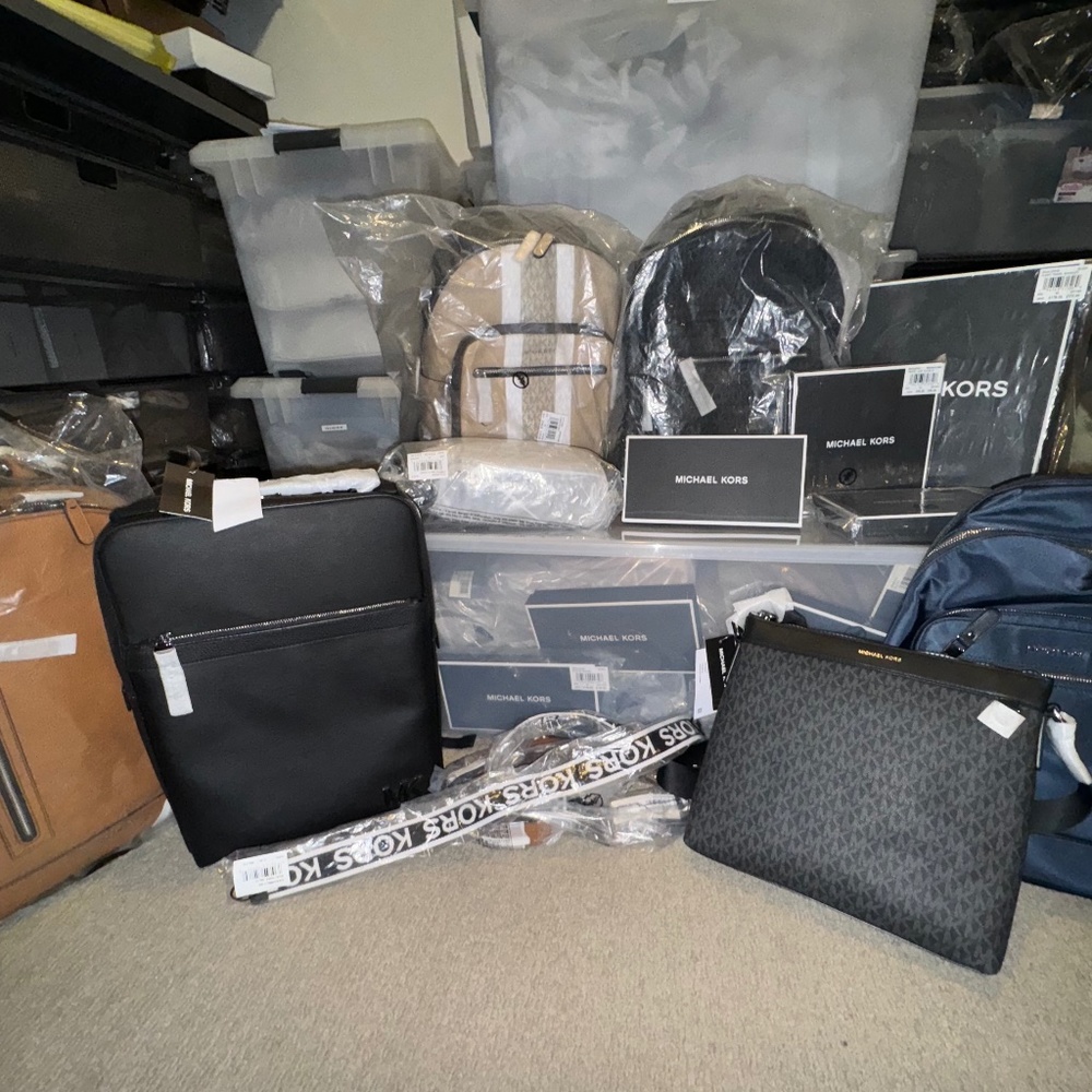 NEW Michael Kors Designer Handbags & Accessories 73% off MSRP